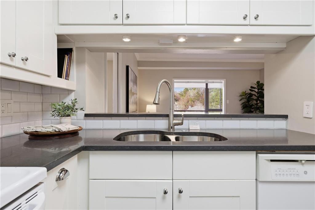 1800 Clairmont Lake, Unit 719 Decatur, GA 30033 - Photo 12 of 33