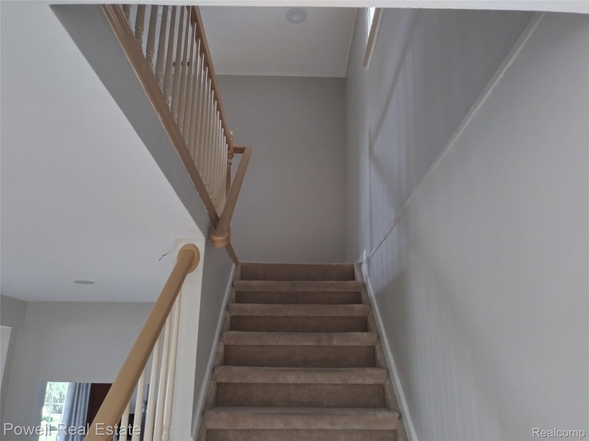 3054 Hessel Avenue Rochester, MI 48307 - Photo 17 of 32 20210508_152714_HDR.jpg