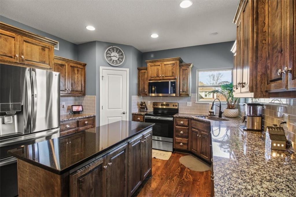 818 West Rader Street Lone Jack, MO 64086 - Photo 11 of 26