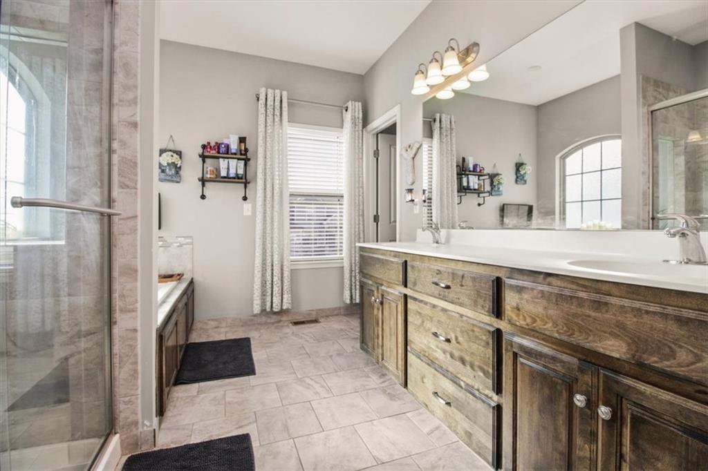 818 West Rader Street Lone Jack, MO 64086 - Photo 16 of 26