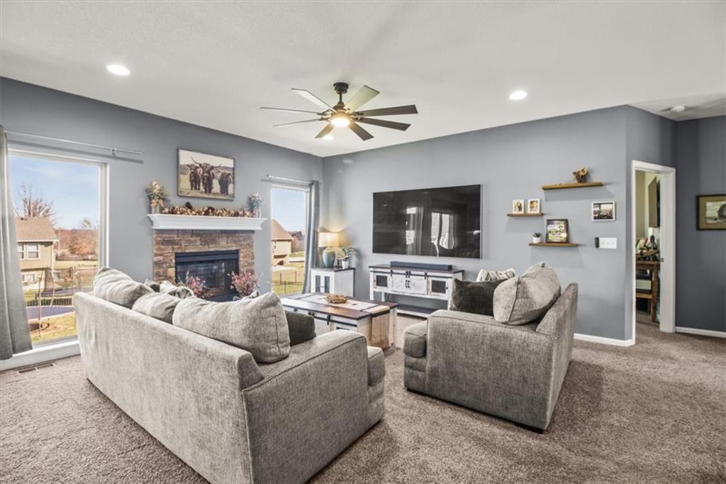 818 West Rader Street Lone Jack, MO 64086 - Photo 4 of 26