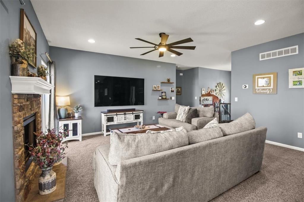 818 West Rader Street Lone Jack, MO 64086 - Photo 5 of 26