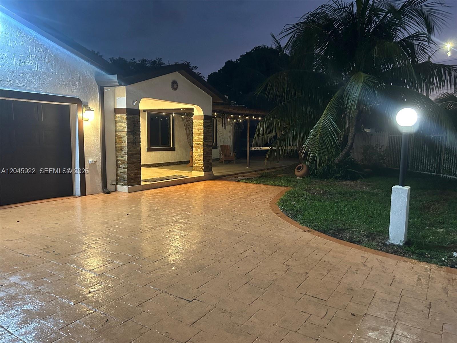 13650 Southwest 283rd Terrace Homestead, FL 33033 - Photo 5 of 44