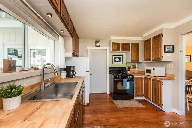 $1,420,000 | 1663 Highway 112, Sekiu, WA 98381