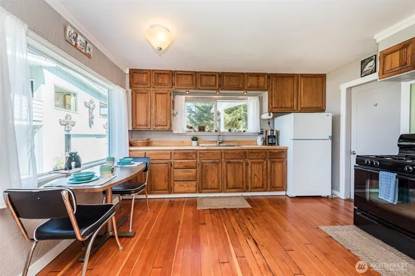 $1,220,000 | 1663 Highway 112, Sekiu, WA 98381