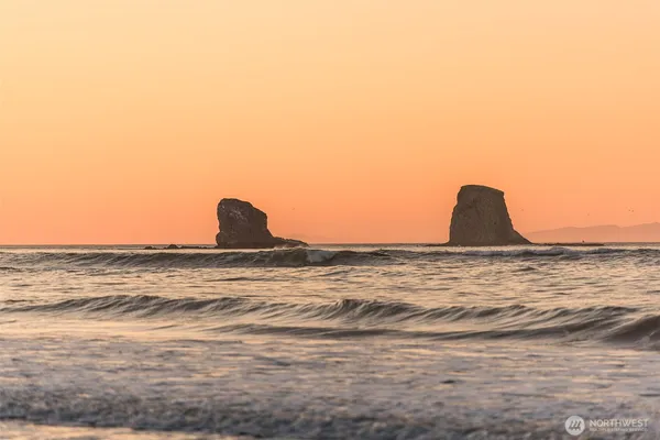 $1,220,000 | 1663 Highway 112, Sekiu, WA 98381