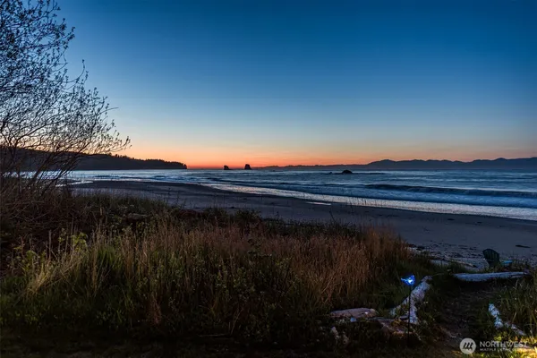 $1,220,000 | 1663 Highway 112, Sekiu, WA 98381