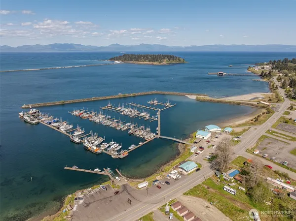 $1,220,000 | 1663 Highway 112, Sekiu, WA 98381
