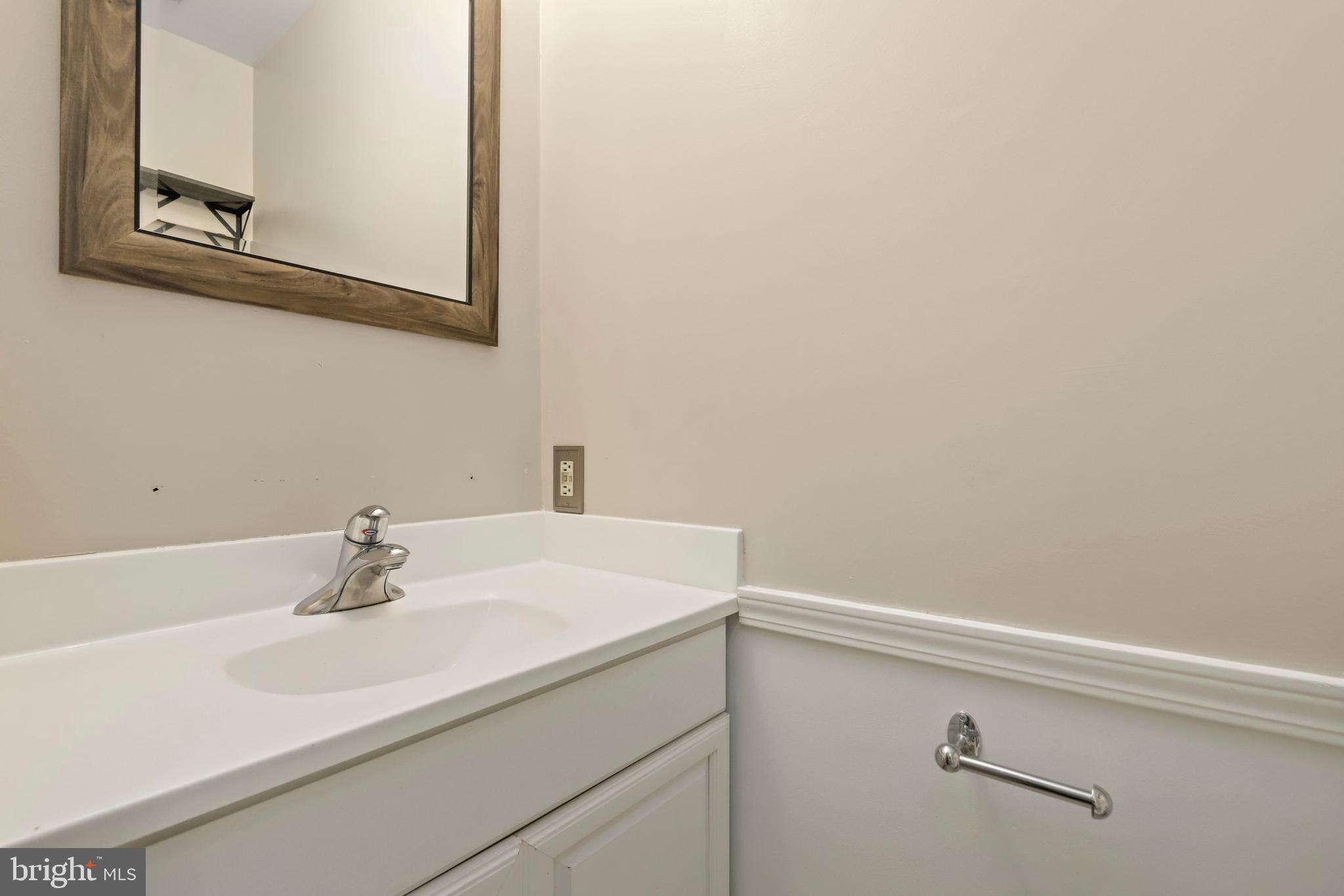 8554 Springfield Oaks Drive Springfield, VA 22153 - Photo 13 of 31 Gallery Image 13