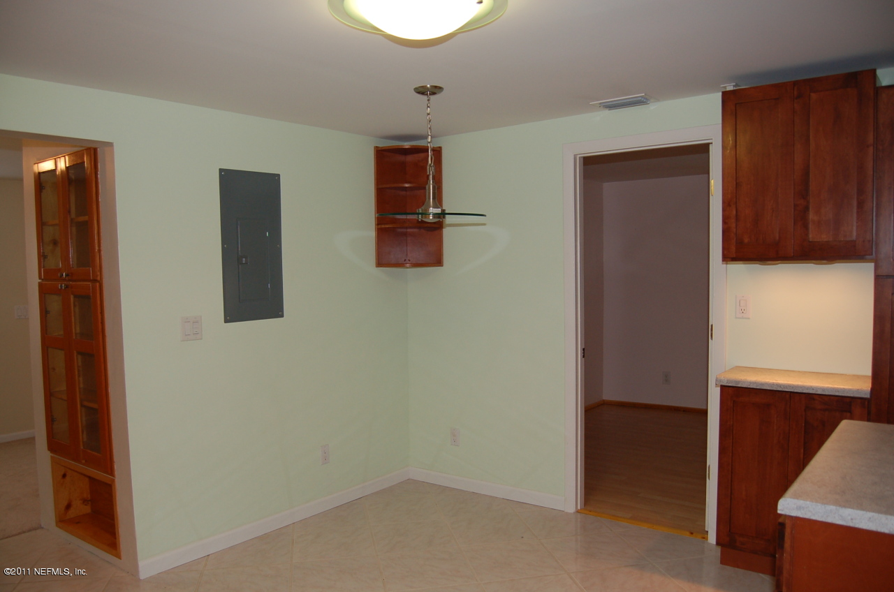 1806 Faye Road Jacksonville, FL 32218 - Photo 3 of 10 Eat in Space Kitchen