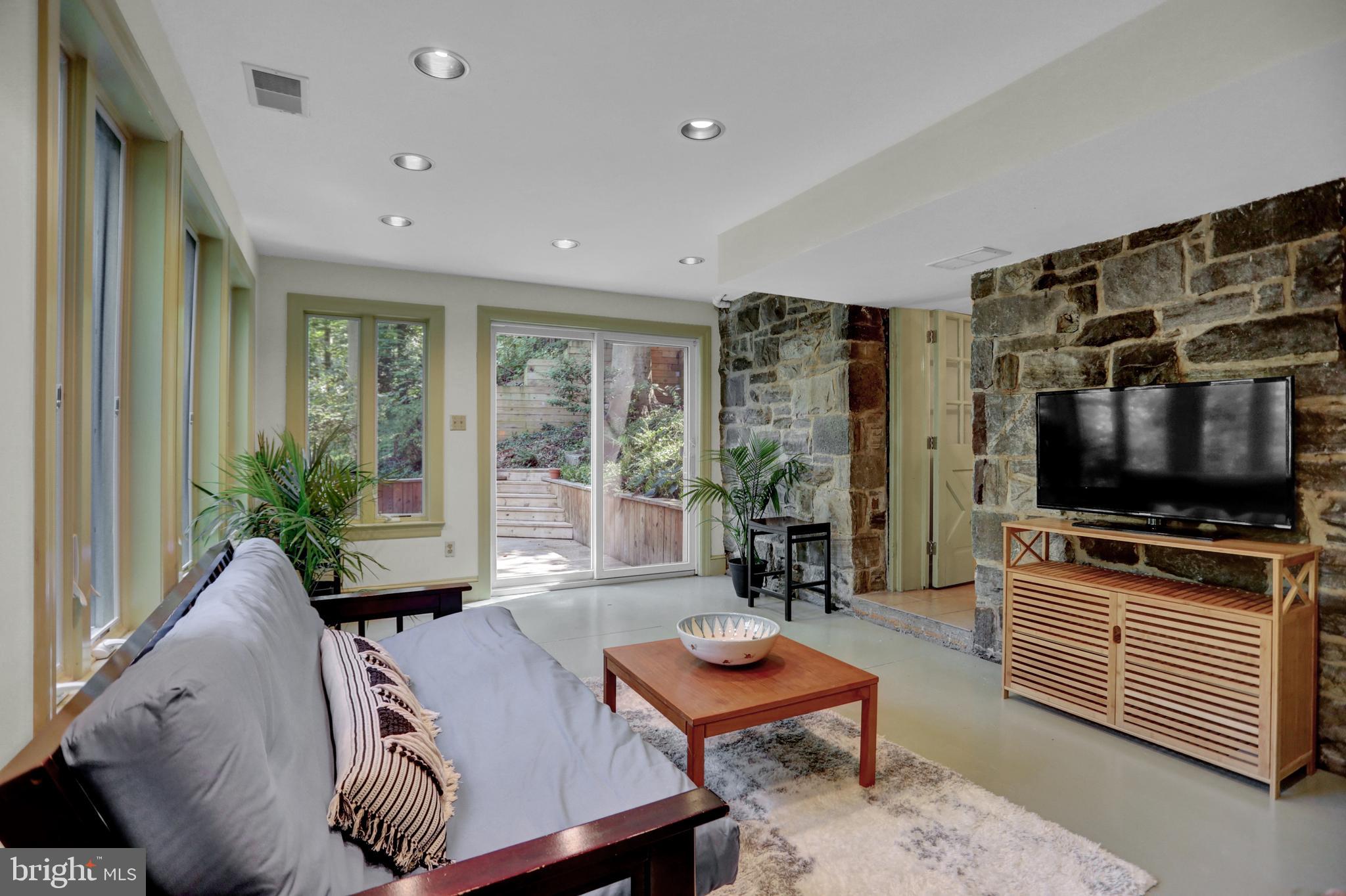 204 Longwood Road Baltimore, MD 21210 - Photo 39 of 62 Gallery Image 39