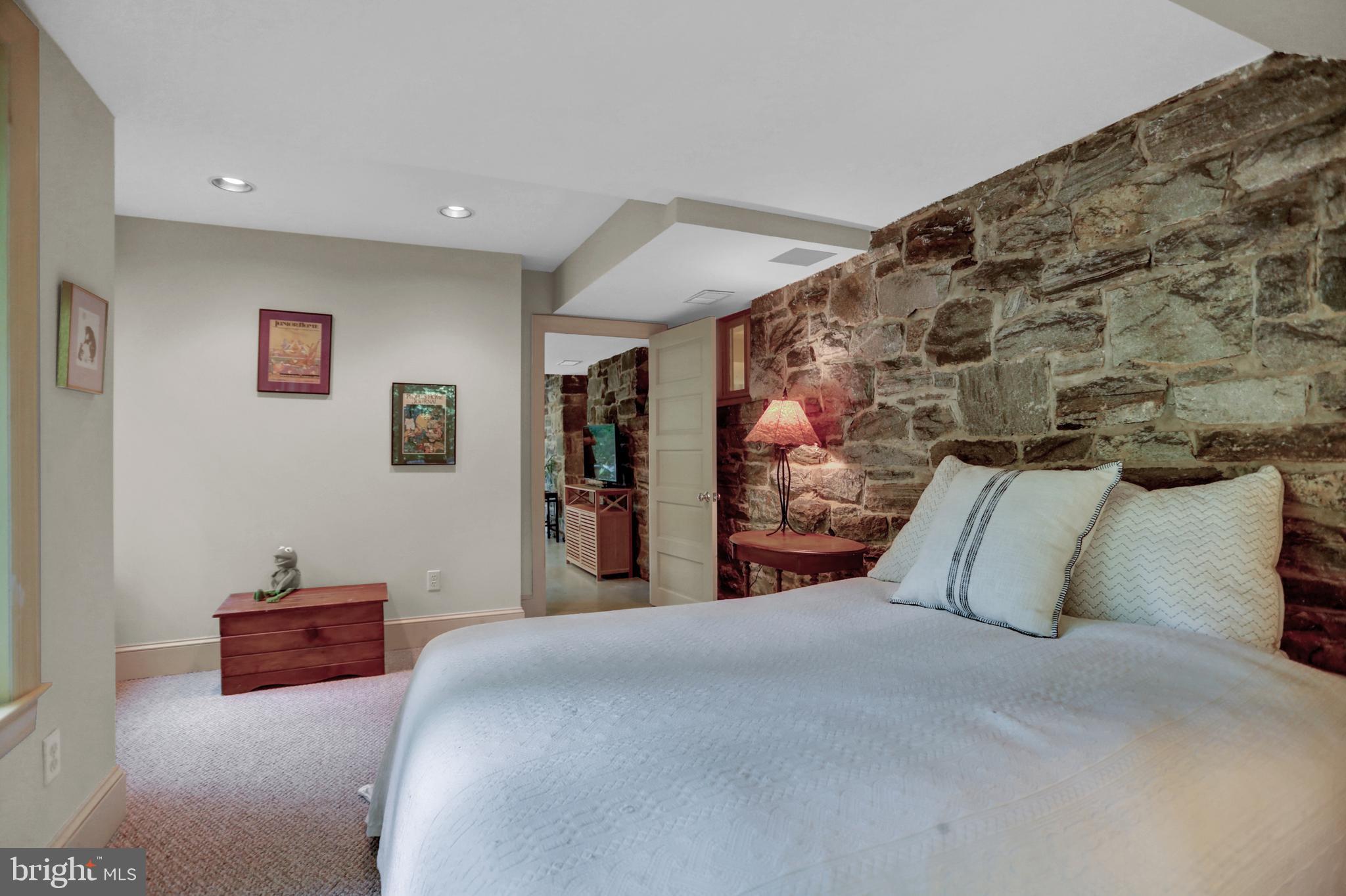 204 Longwood Road Baltimore, MD 21210 - Photo 42 of 62 Gallery Image 42