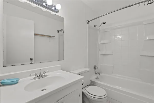 $1,600 | 2390 Lawrenceville Highway, Unit E, Decatur, GA 30033