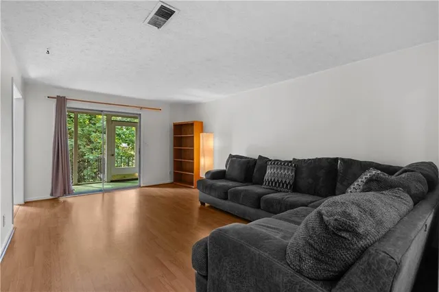 $1,690 | 2390 Lawrenceville Highway, Unit E, Decatur, GA 30033