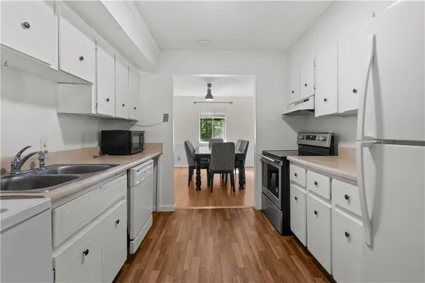 $1,600 | 2390 Lawrenceville Highway, Unit E, Decatur, GA 30033
