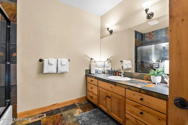 $1,445,000 | 504 Hornby Place, Dover, ID 83825