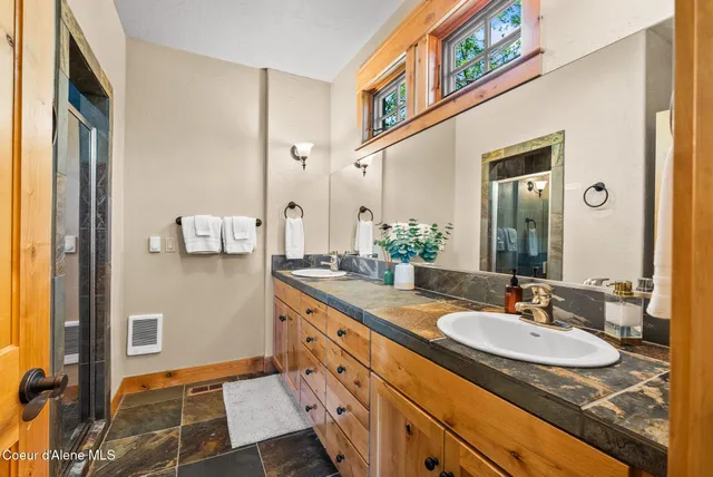 $1,445,000 | 504 Hornby Place, Dover, ID 83825