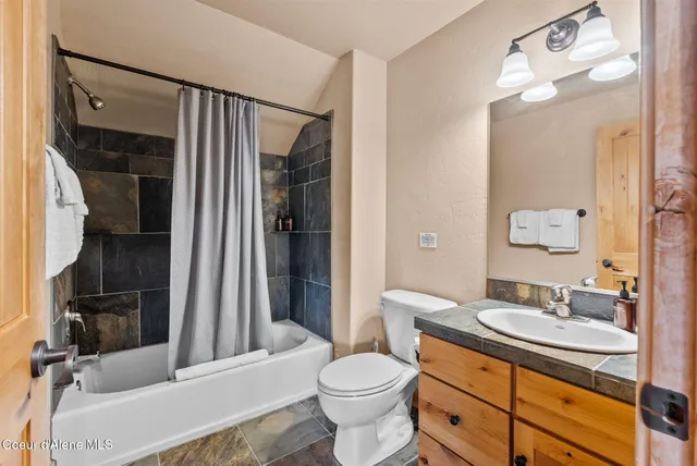 $1,445,000 | 504 Hornby Place, Dover, ID 83825