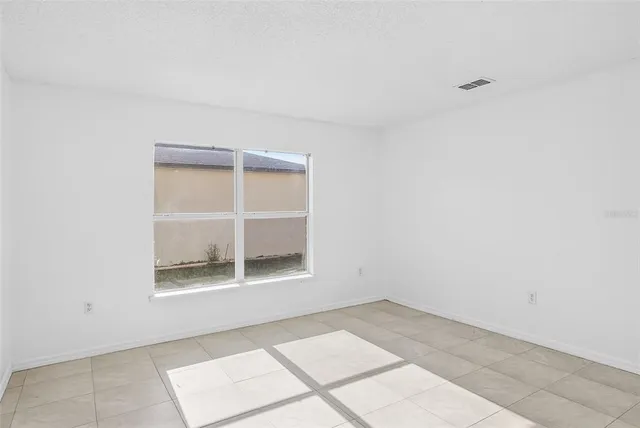 $2,100 | 1906 Lakeview Lane, Kissimmee, FL 34759