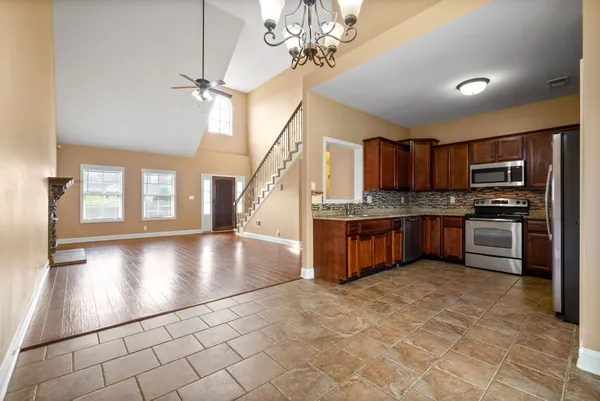 $2,100 | 3706 Tradewinds Terrace, Clarksville, TN 37040
