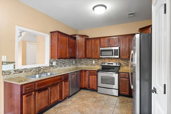 $2,100 | 3706 Tradewinds Terrace, Clarksville, TN 37040