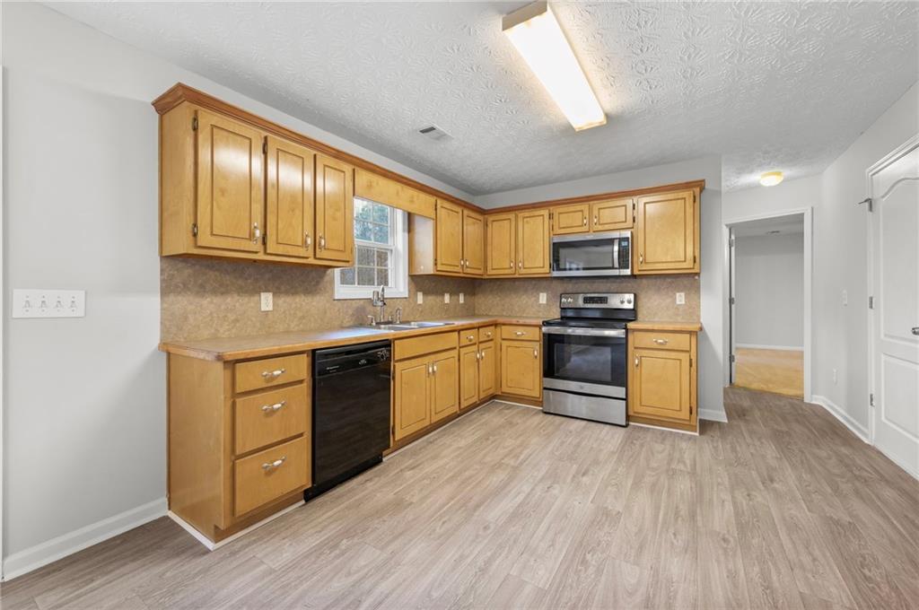 70 Clover Valley Drive Covington, GA 30016 - Photo 9 of 50