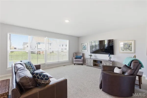 $470,000 | 730 Palisades Drive, St. Charles, MO 63301