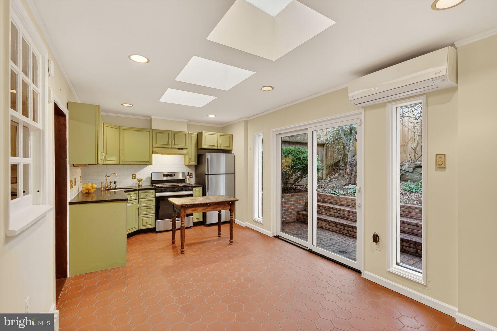 1222 28th Street Northwest Washington, DC 20007 - Photo 11 of 27 Open kitchen area