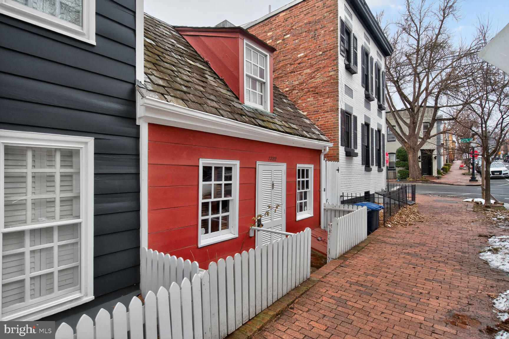 1222 28th Street Northwest Washington, DC 20007 - Photo 21 of 27 Georgetown Original