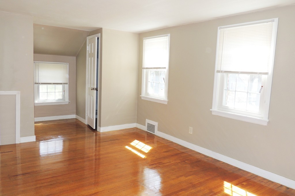 55 Bennington Street Springfield, MA 01108 - Photo 13 of 28