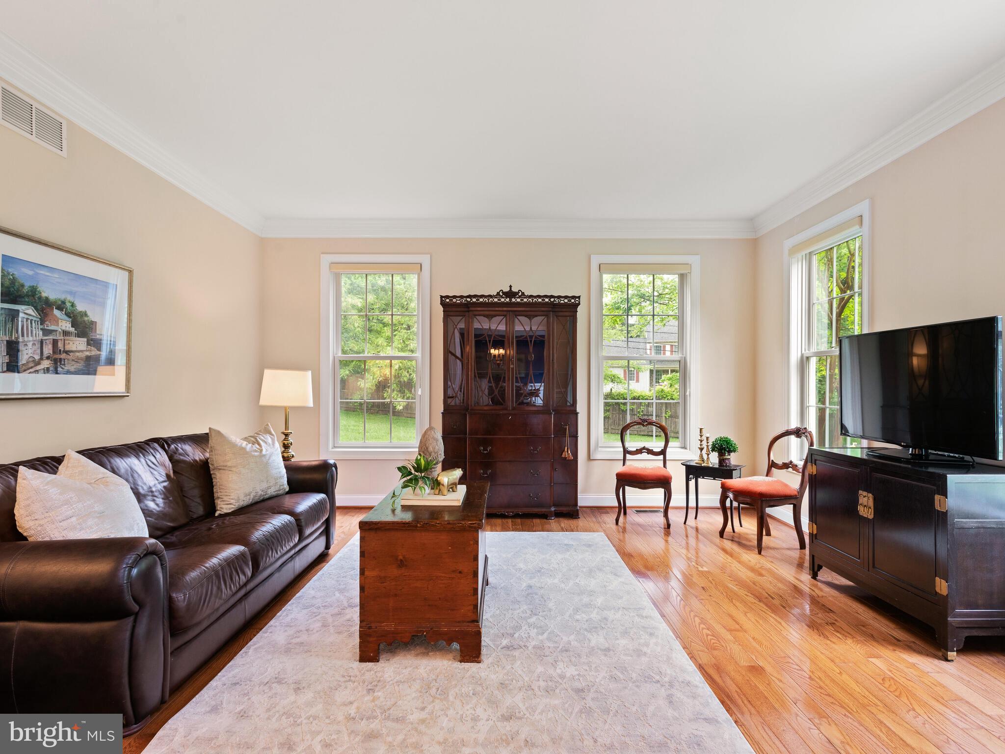 131 Devon Road Paoli, PA 19301 - Photo 11 of 70 Living Room
