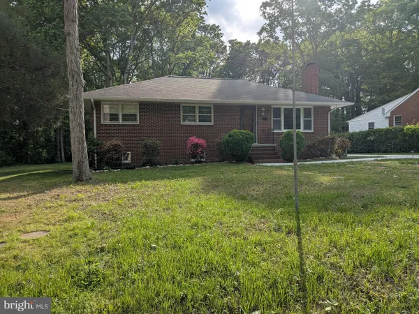 $2,400 | 11 Patrick Henry Street, Fredericksburg, VA 22405