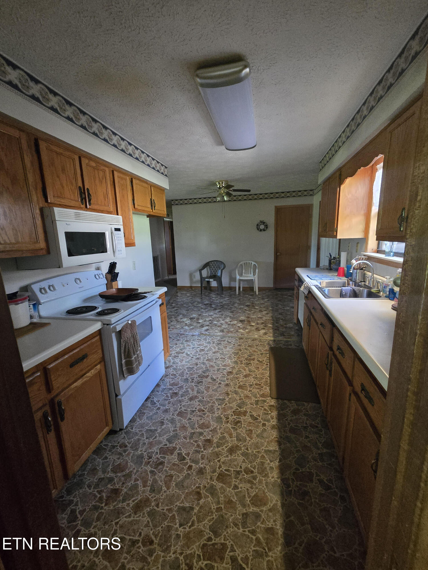 115 Cherry Street Deer Lodge, TN 37726 - Photo 12 of 18 12