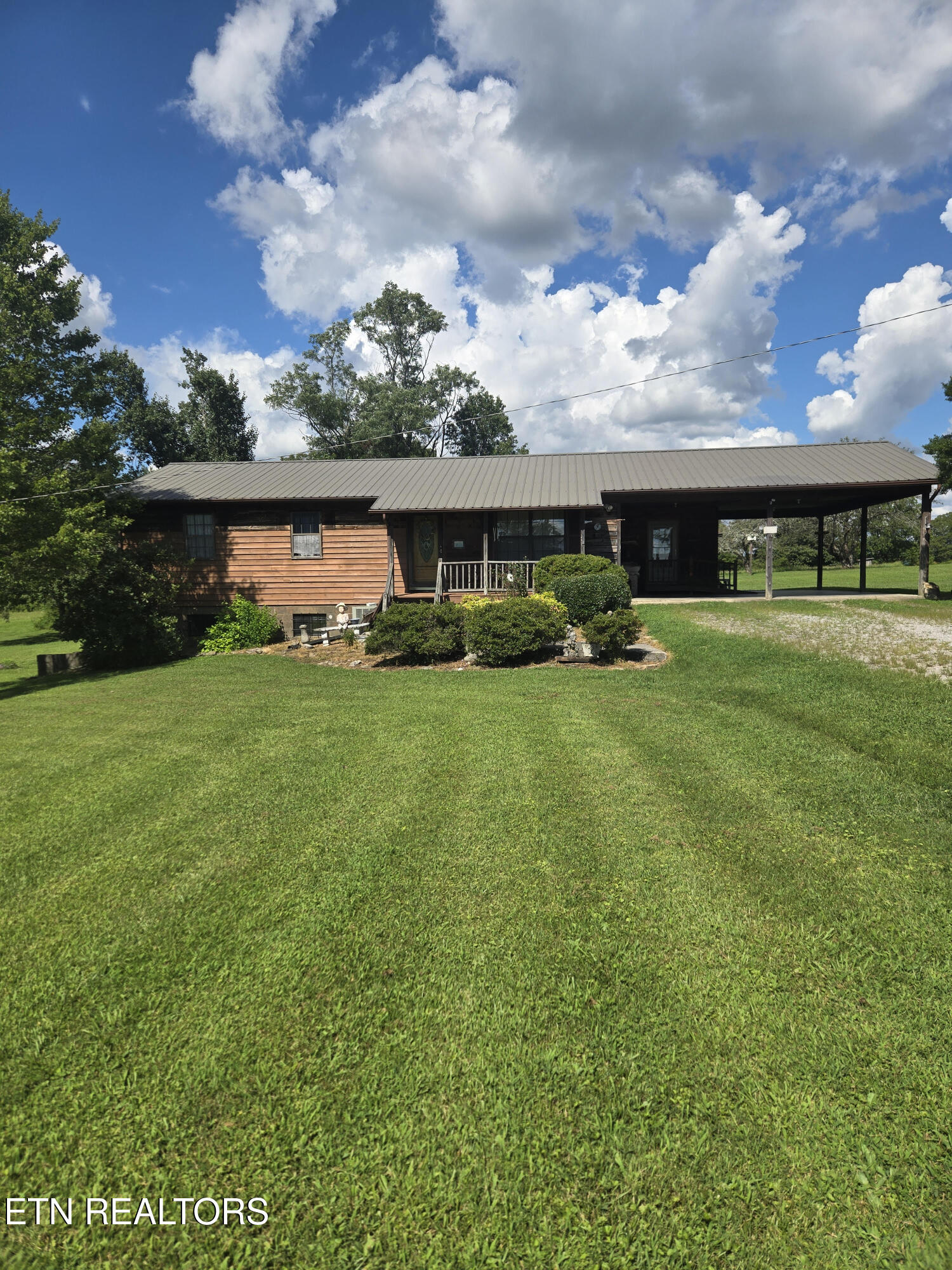 115 Cherry Street Deer Lodge, TN 37726 - Photo 10 of 18 10