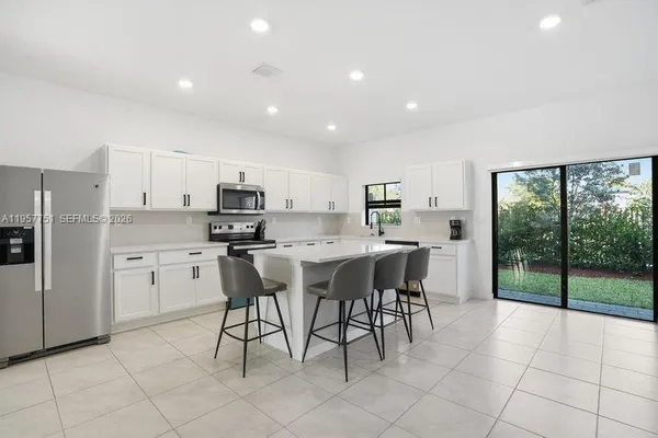 $3,450 | 816 Northwest 3rd Street, Unit 818, Pompano Beach, FL 33060