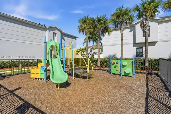 $3,350 | 816 Northwest 3rd Street, Unit 818, Pompano Beach, FL 33060