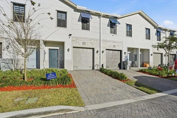 $3,450 | 816 Northwest 3rd Street, Unit 818, Pompano Beach, FL 33060