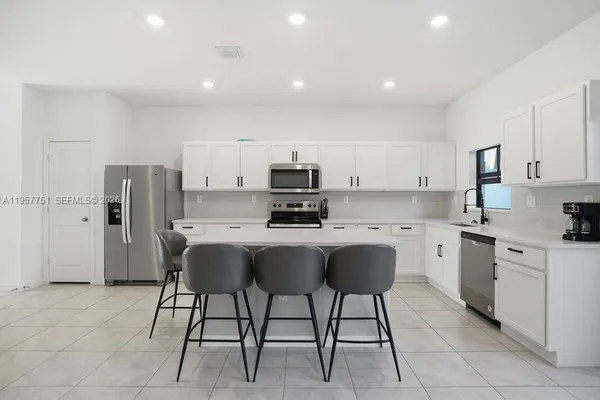 $3,450 | 816 Northwest 3rd Street, Unit 818, Pompano Beach, FL 33060