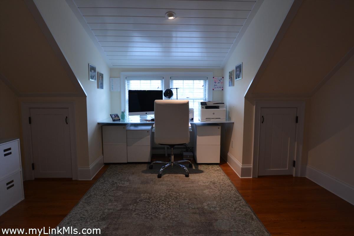 11 Waydale Road Nantucket, MA 02554 - Photo 13 of 24 Third floor office as you get off the stairs.