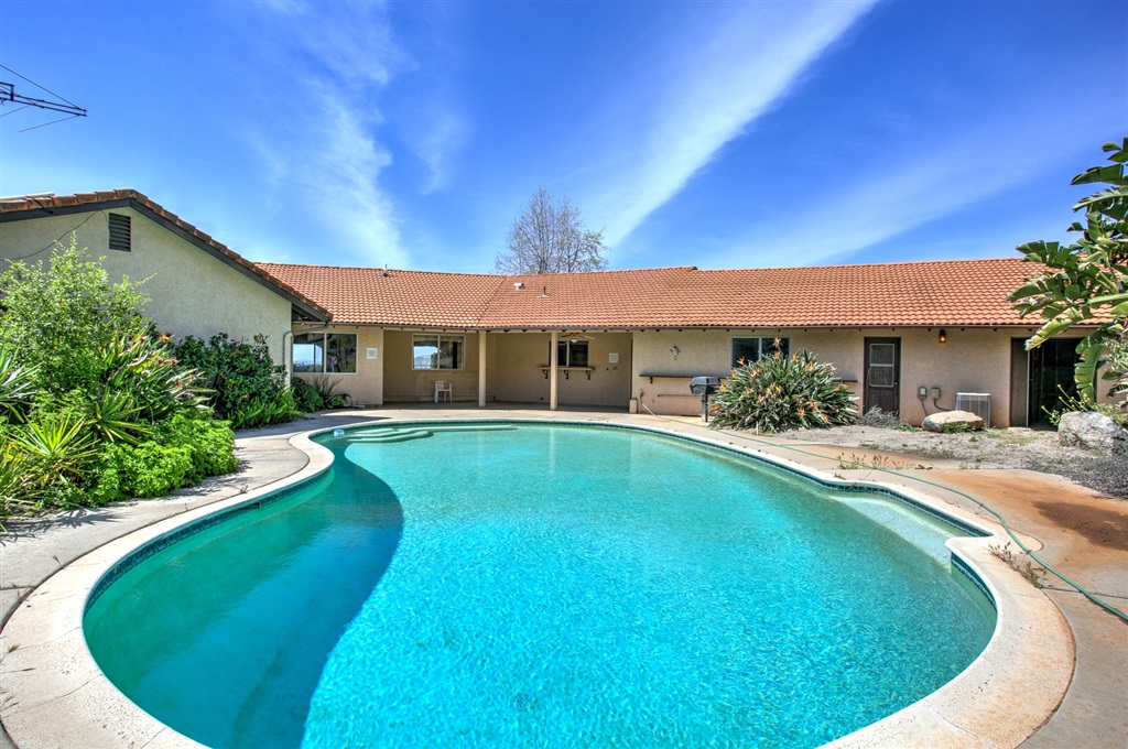 3185 Vista Del Rio Fallbrook, CA 92028 - Photo 5 of 25