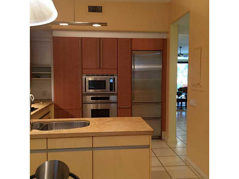 17588 Ashbourne Lane, Unit D Boca Raton, FL 33496 - Photo 8 of 22 Kitchen