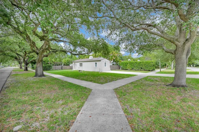 $4,600 | 295 De Leon Drive, Miami Springs, FL 33166