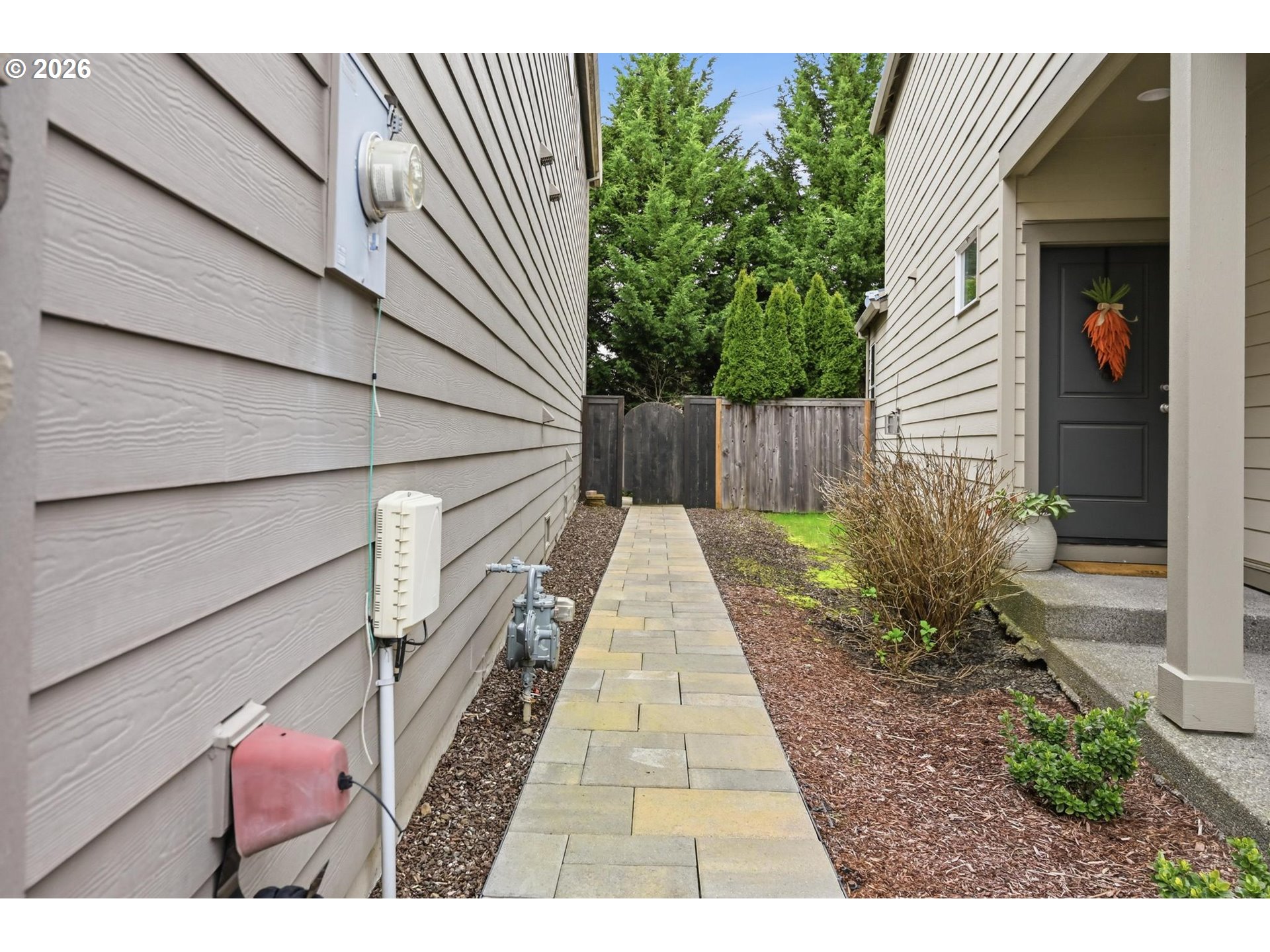 20881 Southwest Edgemont Street Beaverton, OR 97003 - Photo 35 of 39 a view of a pathway with a house