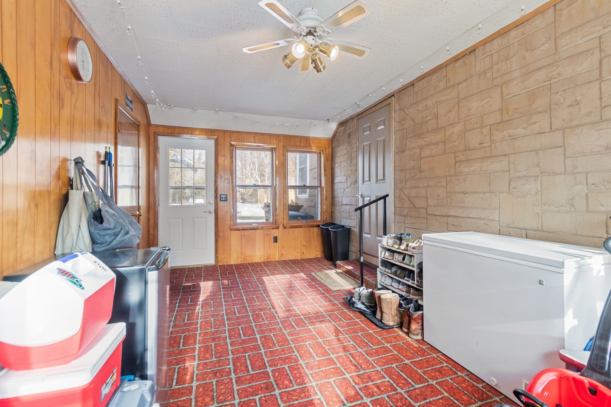 929 Harding Street Menasha, WI 54952 - Photo 32 of 44