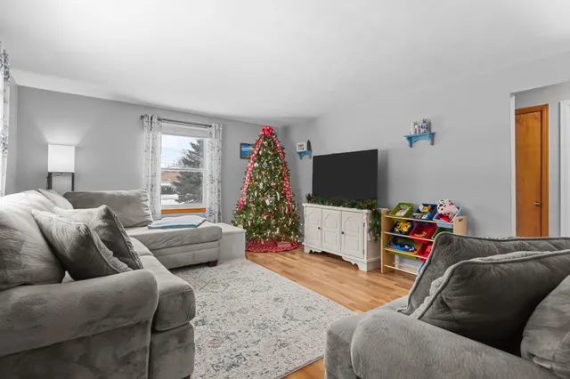 $269,900 | 929 Harding Street, Menasha, WI 54952