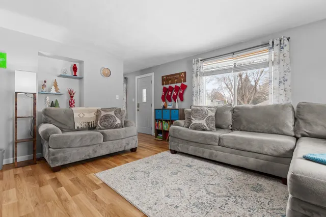 $269,900 | 929 Harding Street, Menasha, WI 54952