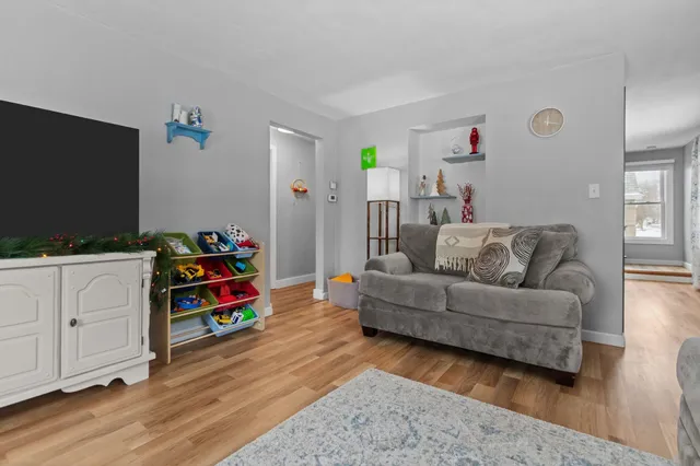 $269,900 | 929 Harding Street, Menasha, WI 54952