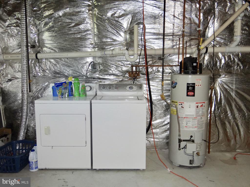 126 Green Street Mount Holly, NJ 08060 - Photo 31 of 41 a utility room with dryer and washer