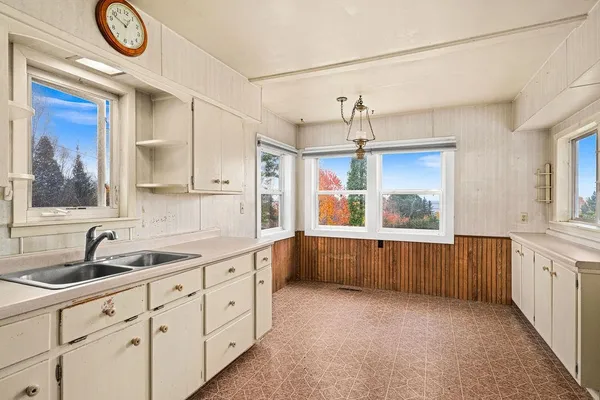 $225,000 | 1041 Main Street, Silver Bay, MN 55614