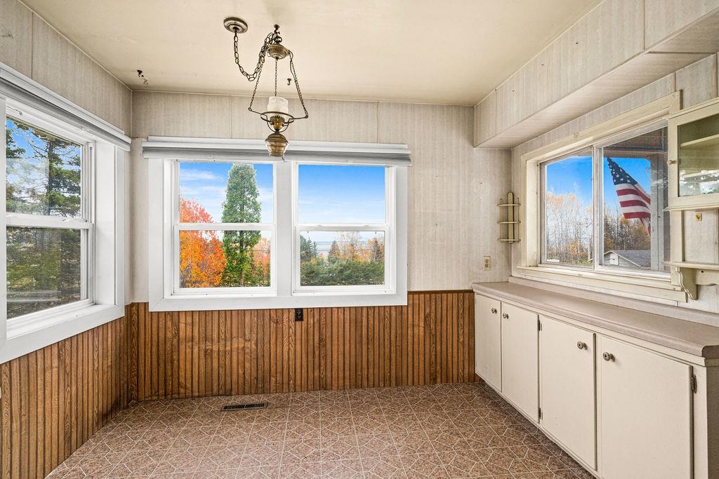 1041 Main Street Silver Bay, MN 55614 - Photo 7 of 40